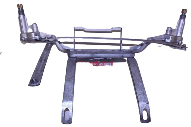 Volvo Wiper mechanism P1800 Exchange (complete unit with 2 quadrants) Volvo part no 665268R