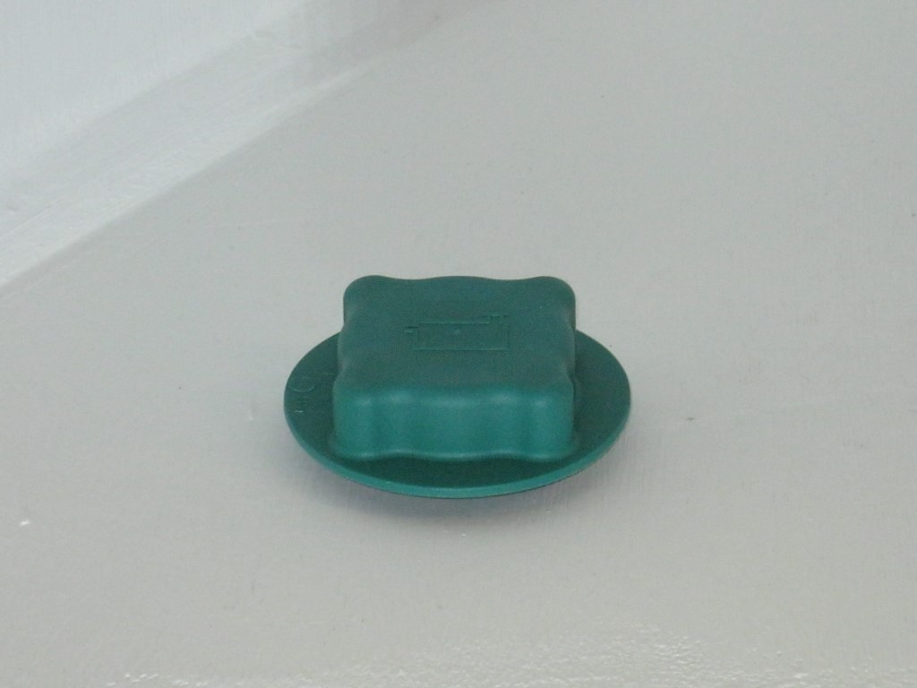 [9142682] Volvo Ekspansionsbeholderdæksel 1,5 bar 850+V70+740+760+940+960+S60+V70+S80+S90+V70XC+XC90 760 940 S60 960 740 V70 S40 S80 V40 V90 S90 S70 850 C70 Xc90 Xc70 Volvo varenummer 9142682