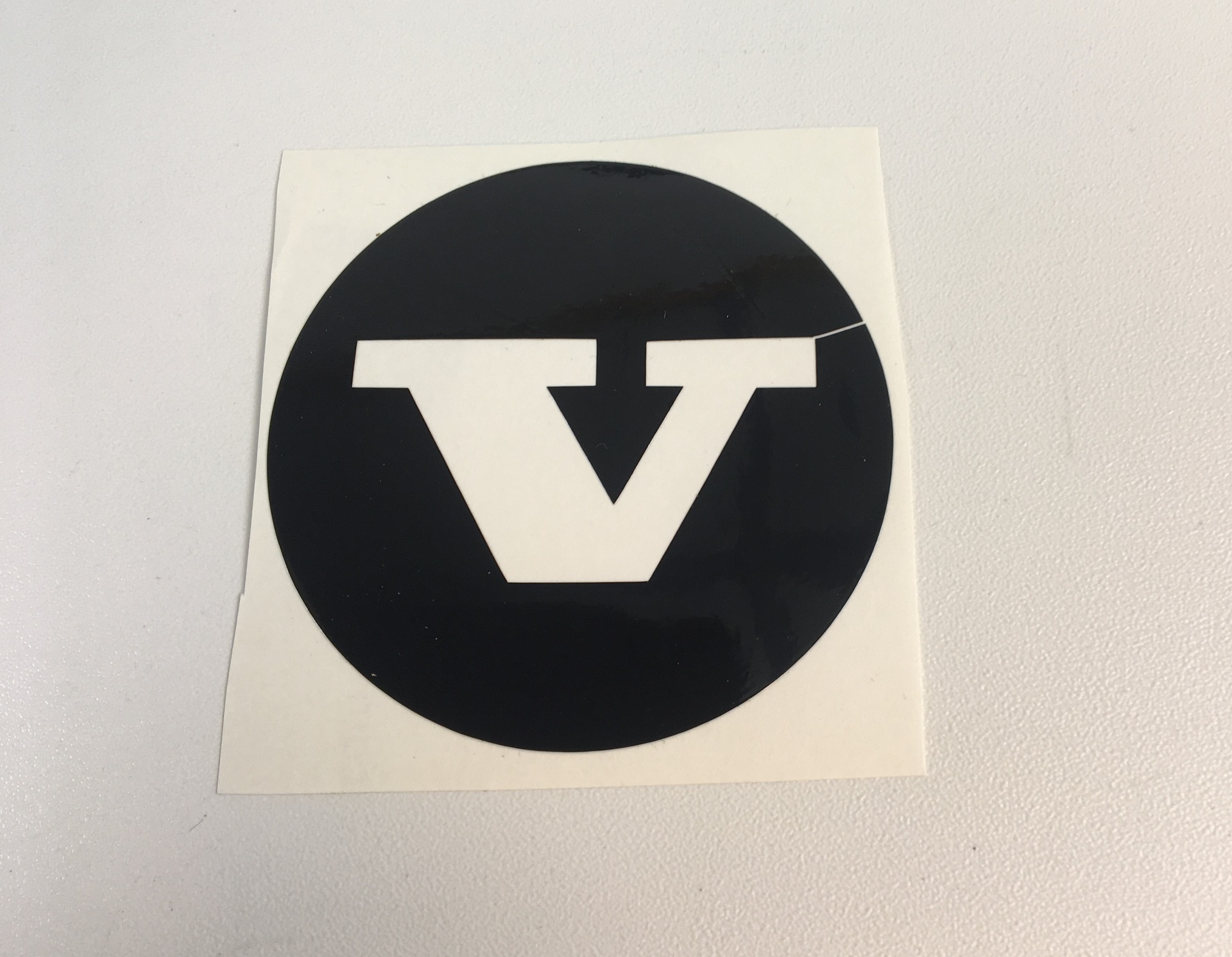 [670437S] Volvo Sticker Amazon wheel cover black V 1965+ Volvo part no 670437S