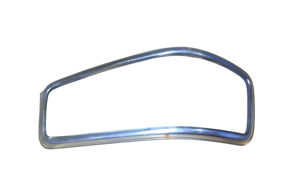  Volvo Blinklysfælg 140 Højre Krom NOS Volvo varenummer 681165