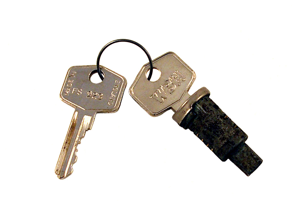  Volvo Låsekasse 145+164+ 2 nøgler IKKE LÆNGERE TILGÆNGELIG Volvo varenummer 677673