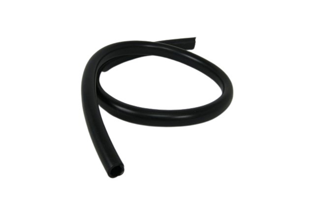 [944217]  Volvo Slange krumtaphusventilation P1800E+140+164 70cm lang diam 18mm vakuumslange B20 B30 Volvo varenummer 944217